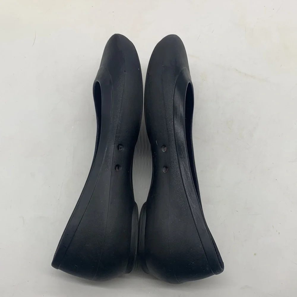 Crocs black pointy ballet flat size 7. CR3723C - Picture 5 of 7